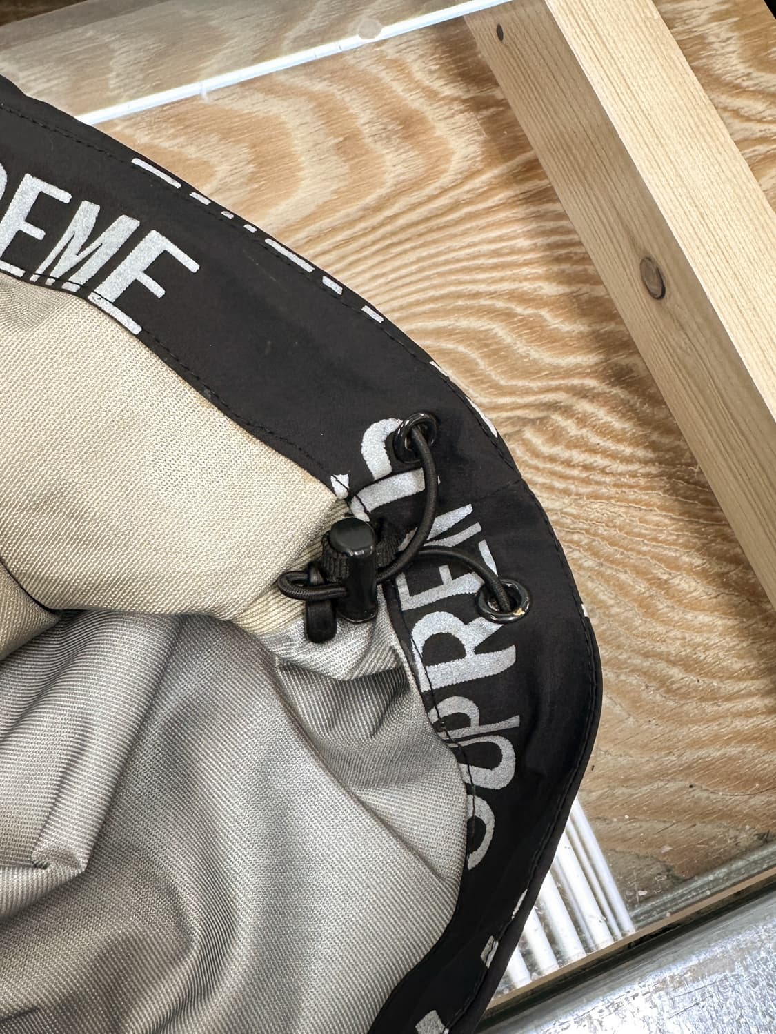 슈프림 16FW 리플렉티브 리핏 테이프 심 자켓 상품이미지8