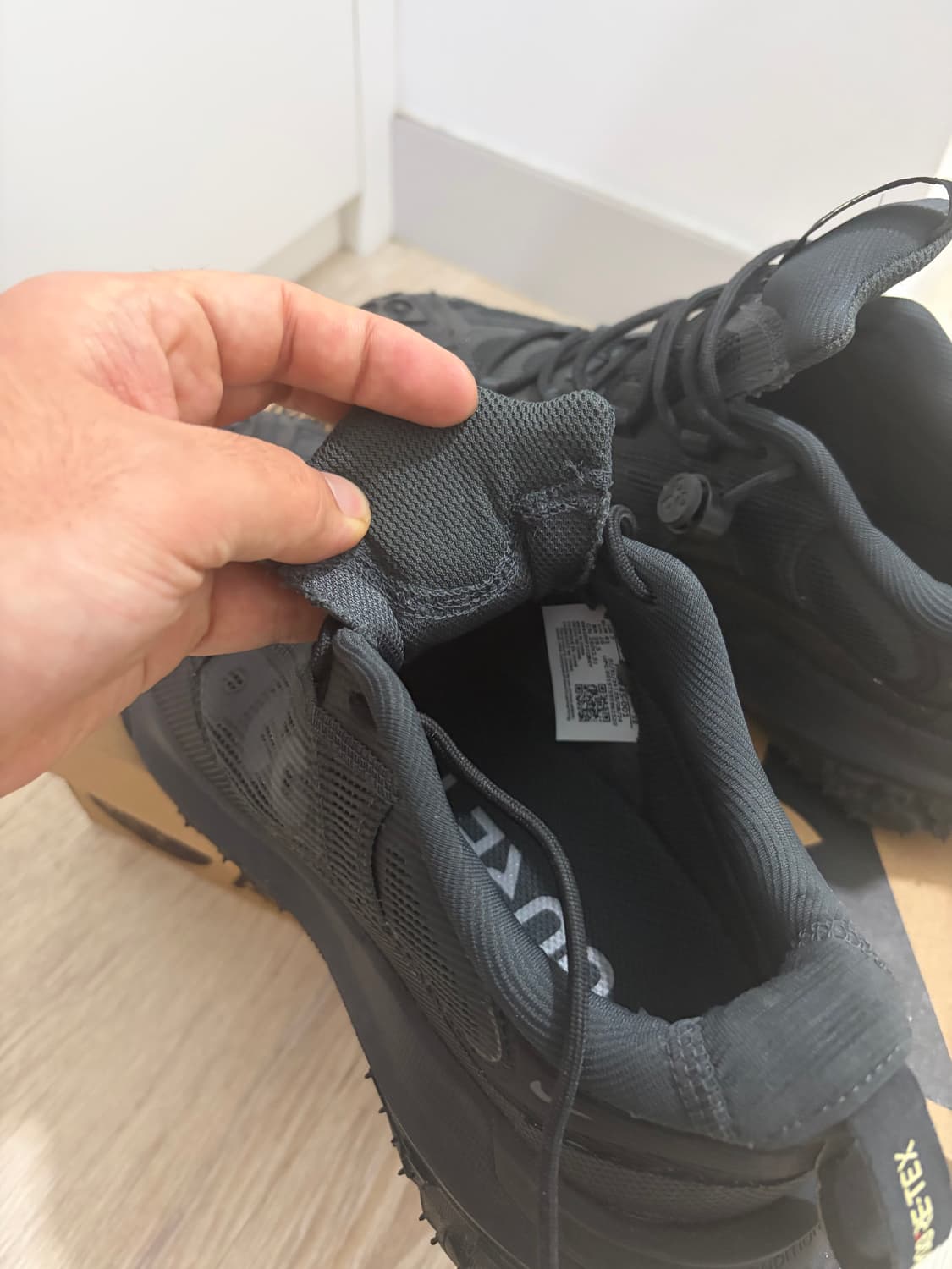 나이키 ACG 마운틴 플라이 2 로우 고어텍스 블랙 상품이미지2