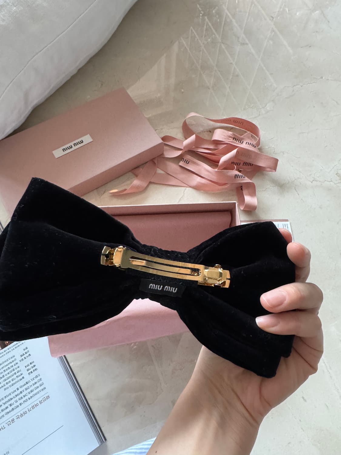 미우미우 벨벳 리본 헤어핀. 새제품 상품이미지3