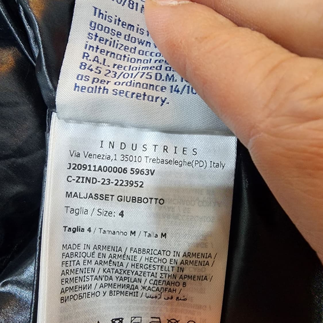 몽클레어 남성 후드 숏패딩 4사이즈 유광블랙 한글택! 상품이미지9