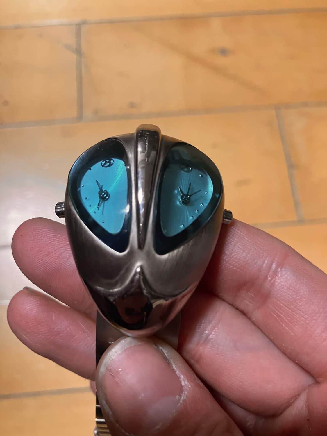 Boy london 90s 보이런던 블루아이 에일리언 쿼츠 시계 상품이미지5