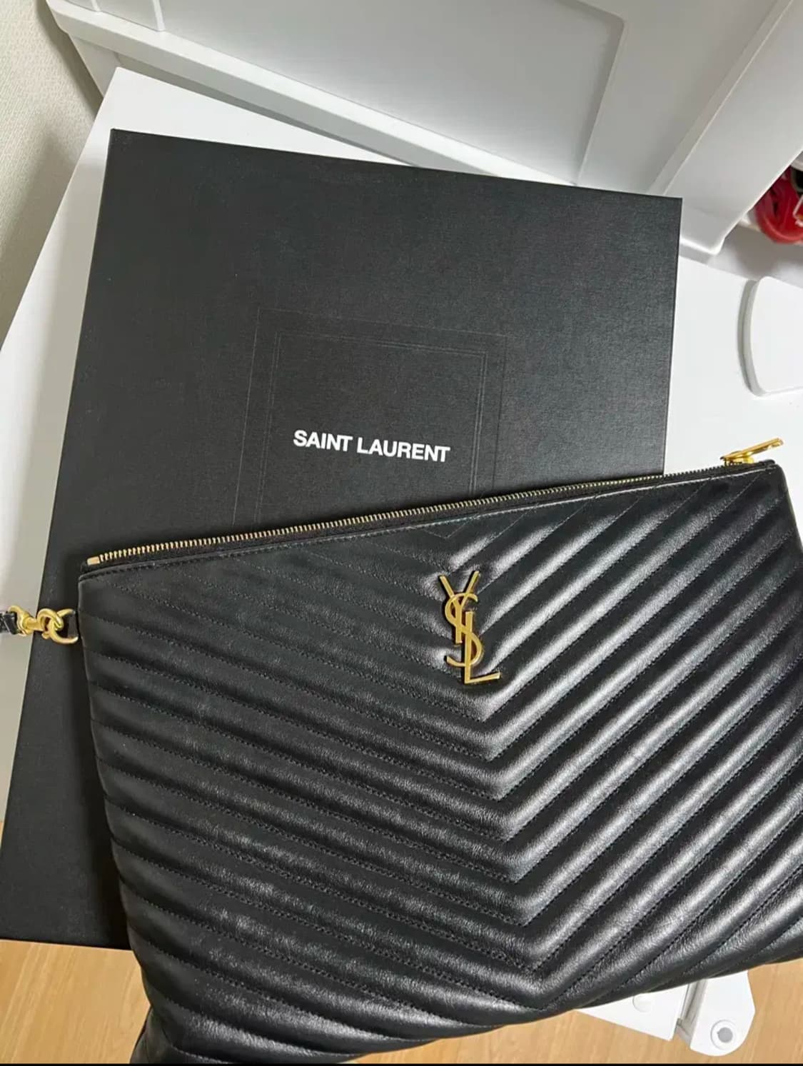 입생로랑 마틀라세 클러치백 정품 풀박스  상품이미지1