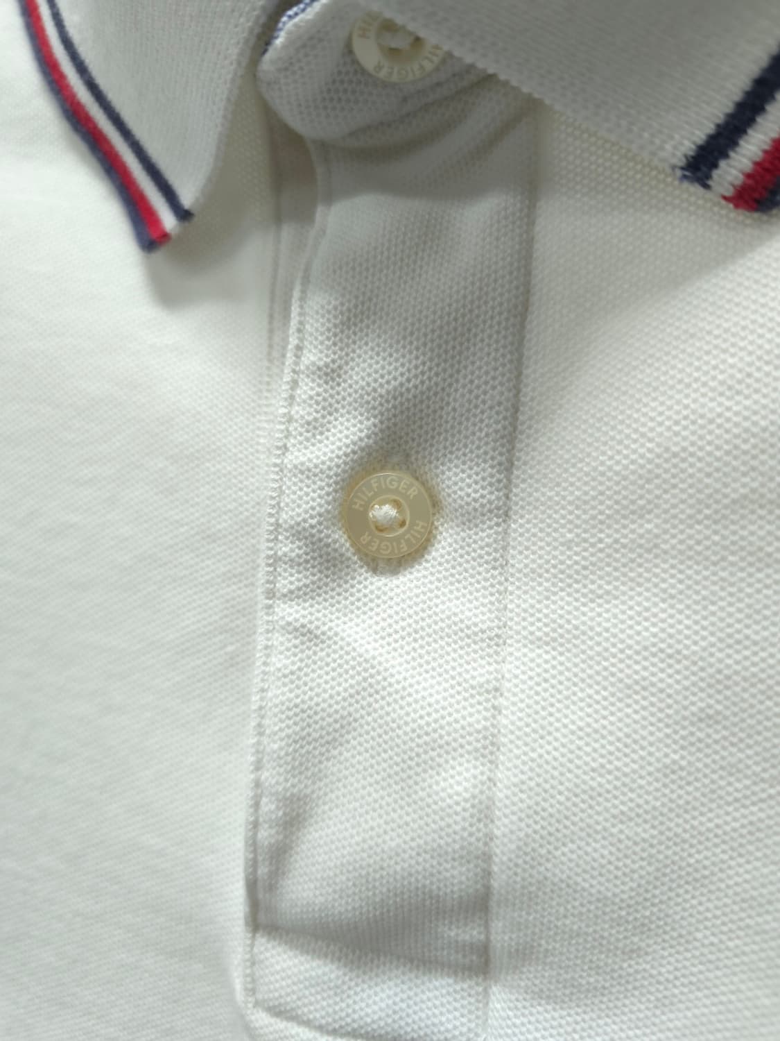 타미힐피거 화이트 배색 포인트 퍼포먼스 피케 반팔 카라티 (M) 상품이미지7