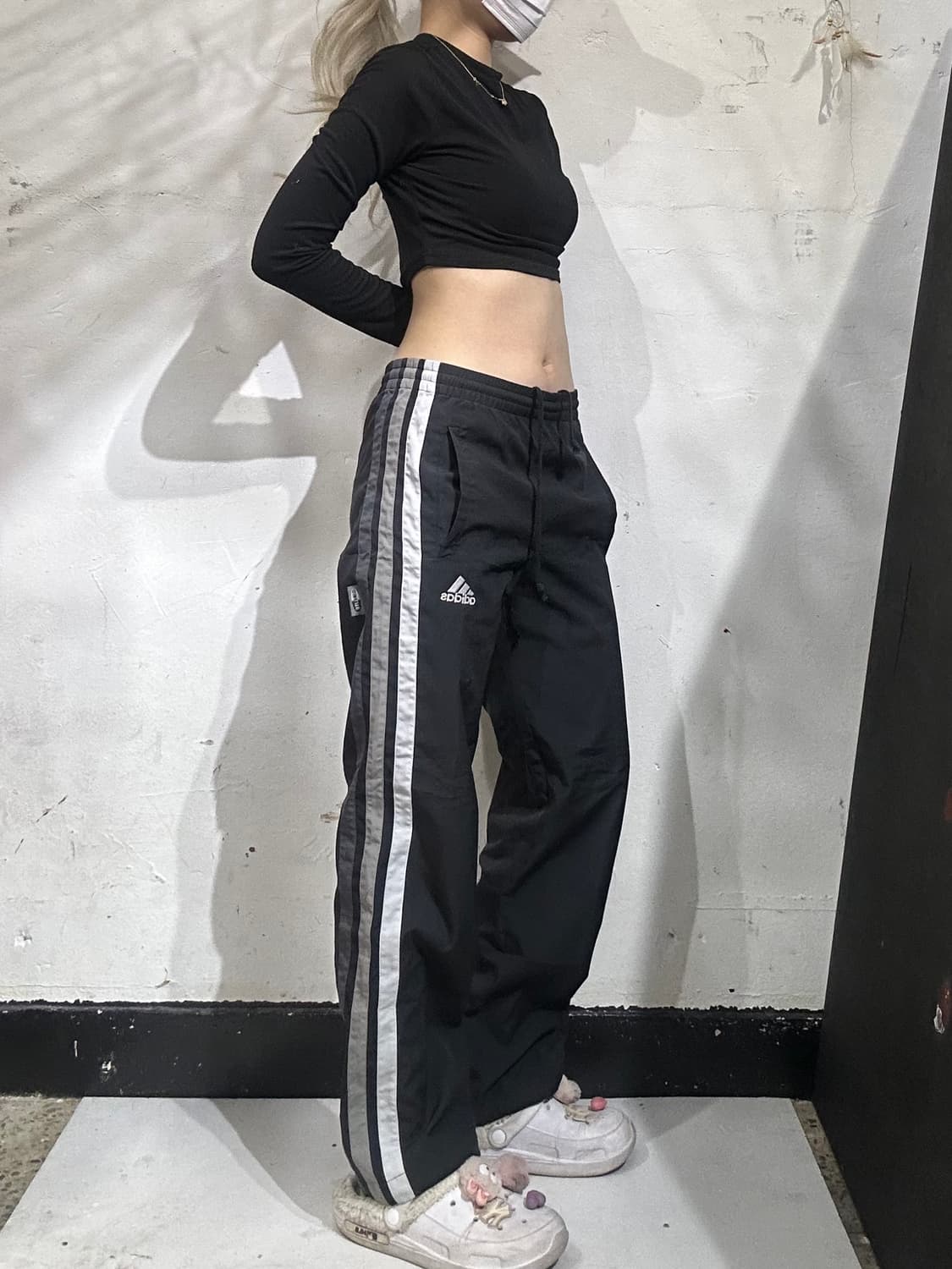 아디다스 블랙 와이드 그레이 삼선 트랙 팬츠 상품이미지1