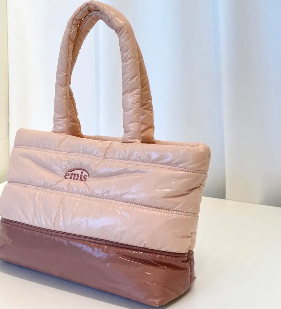 emis 글로시 패디드 토트백  핑크 상품이미지2