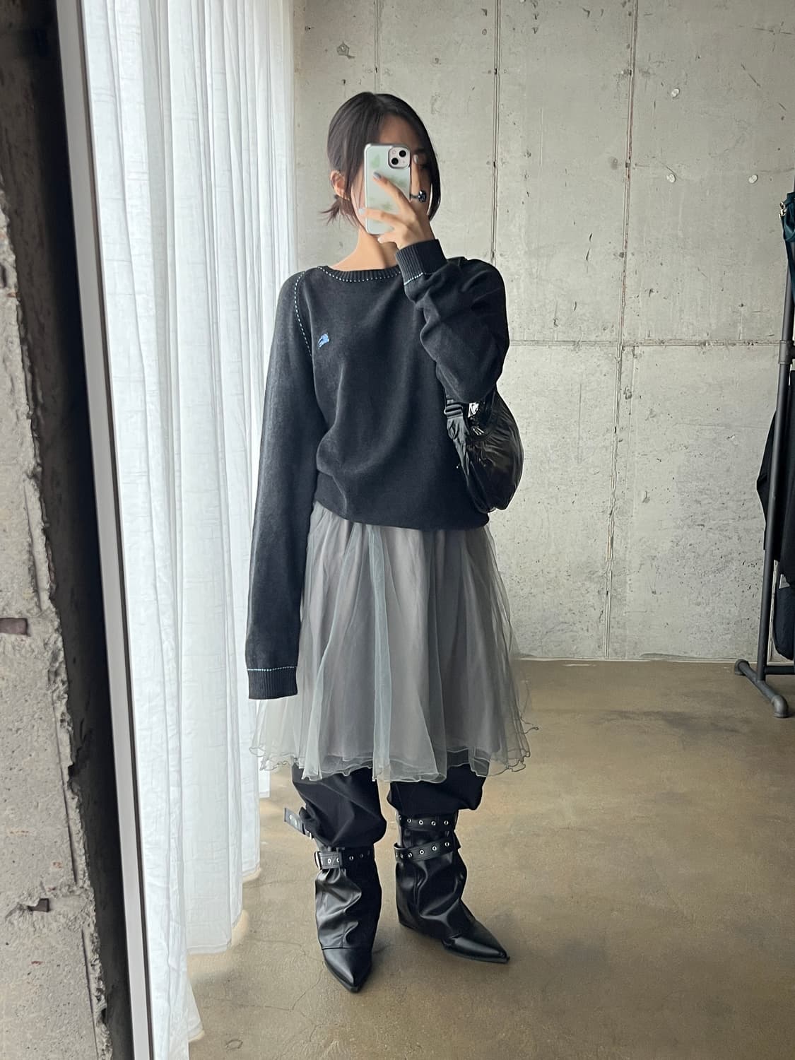 Burberry 버버리 블루 스티치 롱슬리브 니트 상품이미지1