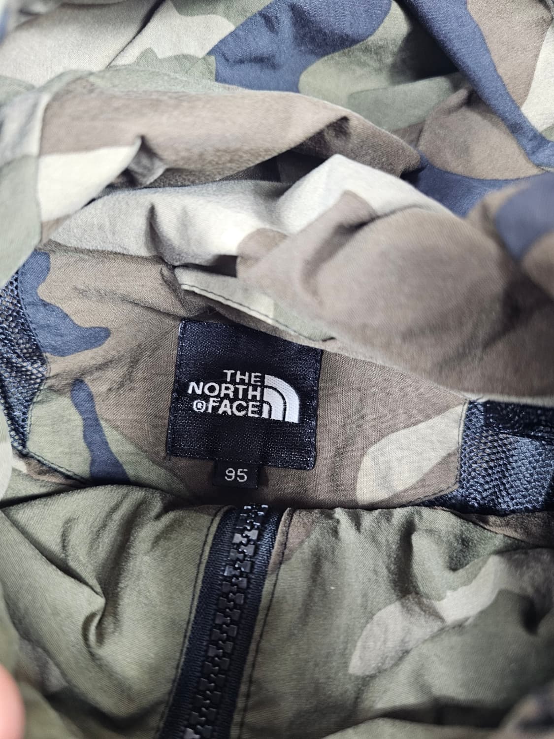 노스페이스카모바람막이 상품이미지2