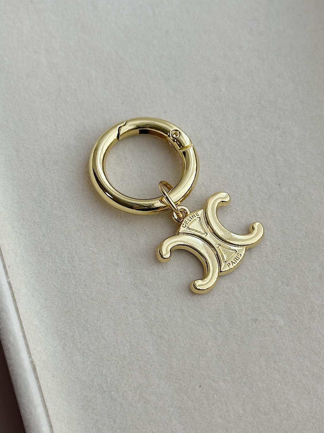 셀린느 트리옹프 키링 상품이미지3