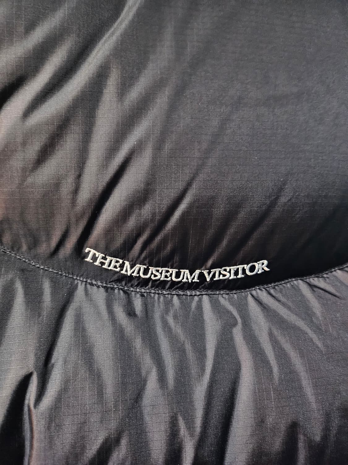 더뮤지엄비지터 커브드 지퍼 베스트 L 상품이미지4