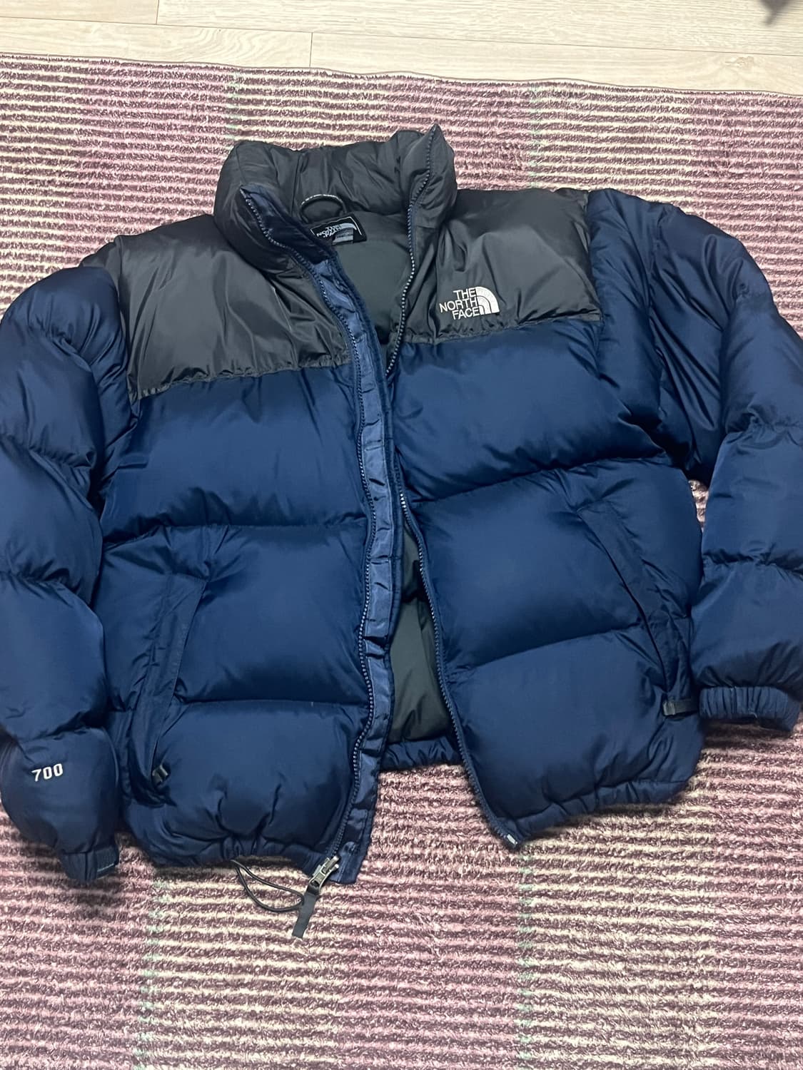 노스페이스 패딩 눕시 700 네이비 M 사이즈 상품이미지2
