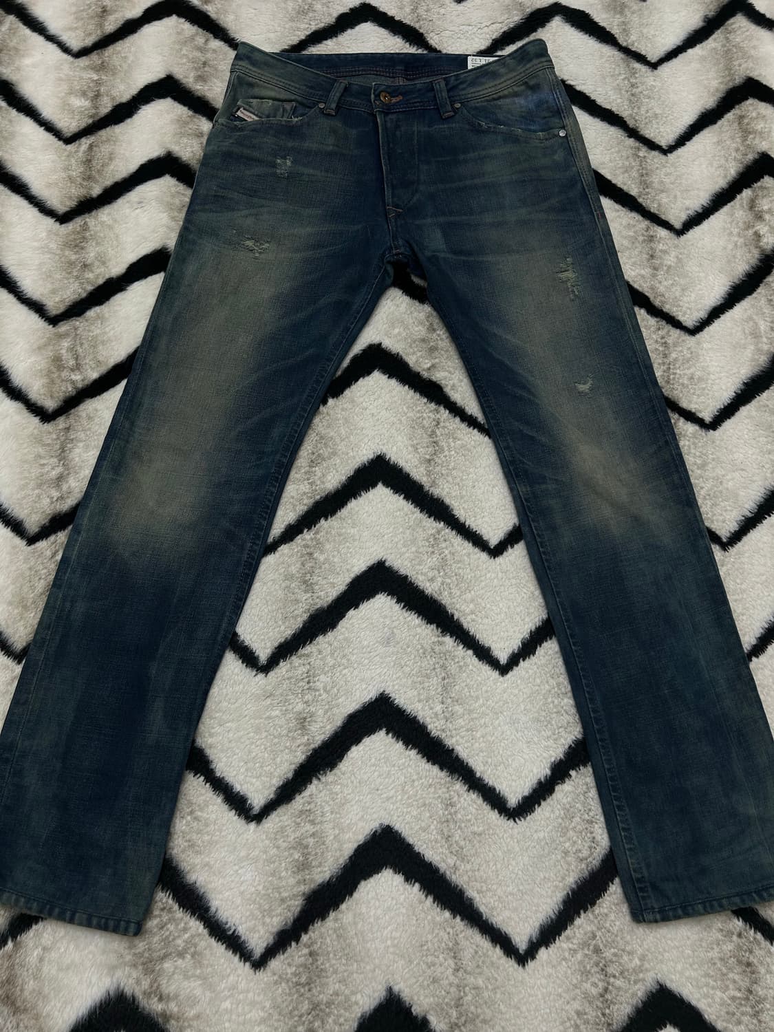 [32]디젤 Darron 데미지 워싱 데님팬츠/래귤러슬림 상품이미지3