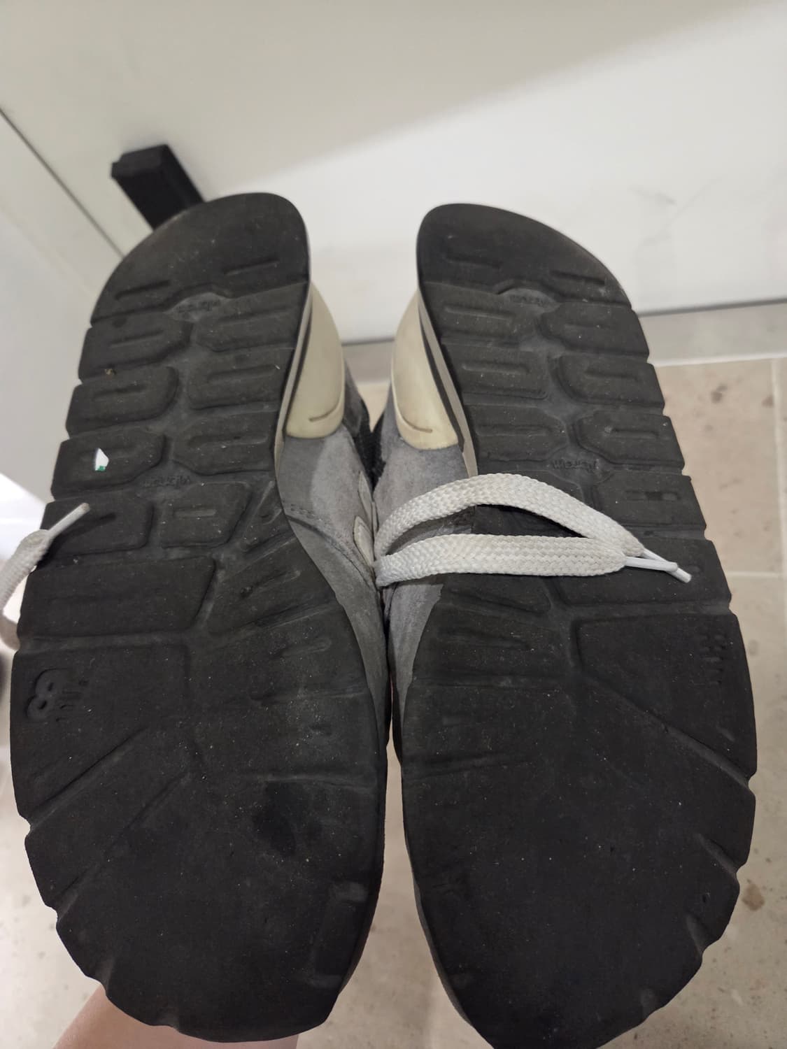 뉴발란스990v1 그레이 레드탭 265 상품이미지5