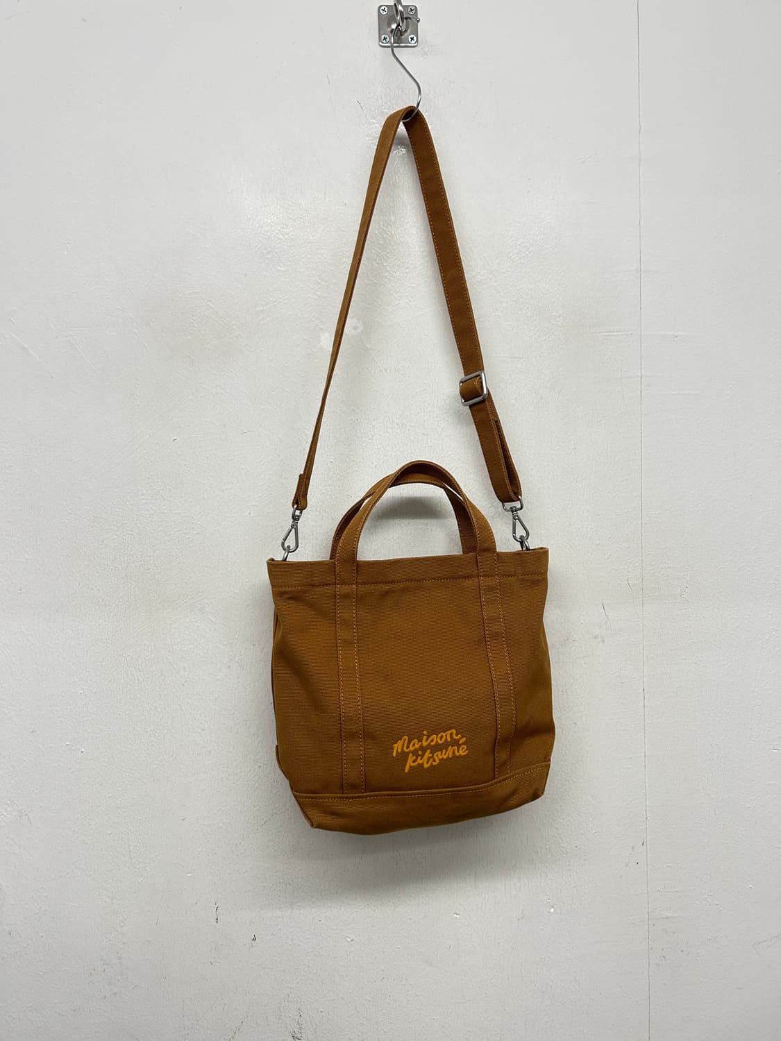 메종키츠네 폭스 자수 캔버스 토트백 스몰 상품이미지3