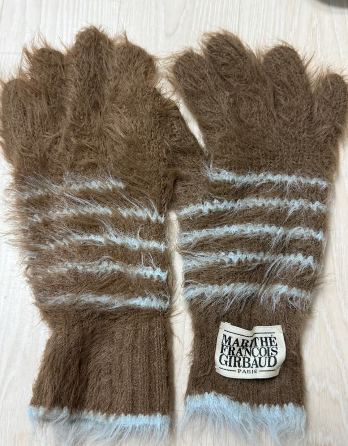 마리떼 프랑소와 저버 CLASSIC LOGO FLUFFY GLOVE br 상품이미지1