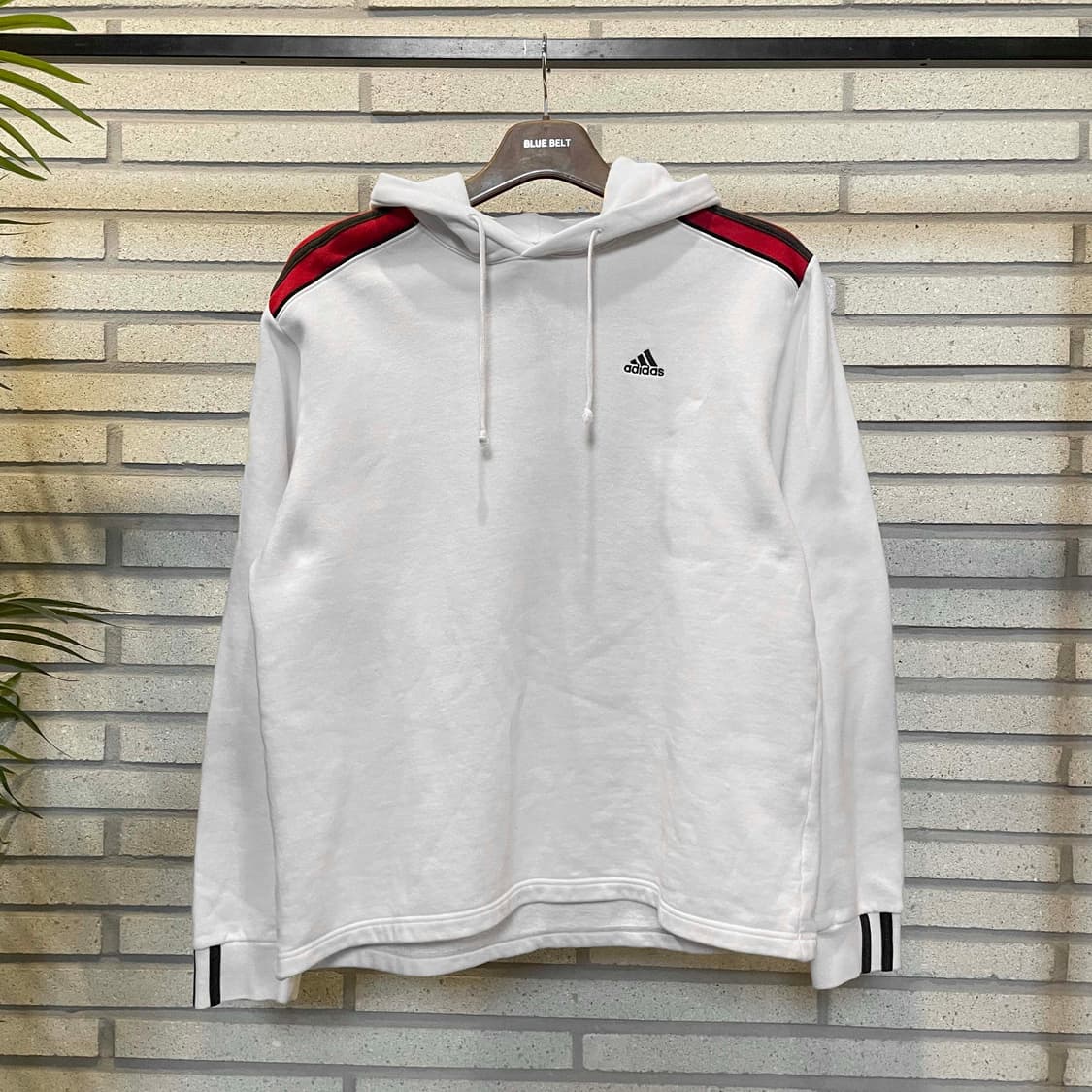 아디다스 후드티 앞면 로고 소매 삼선 디테일 화이트 상품이미지2