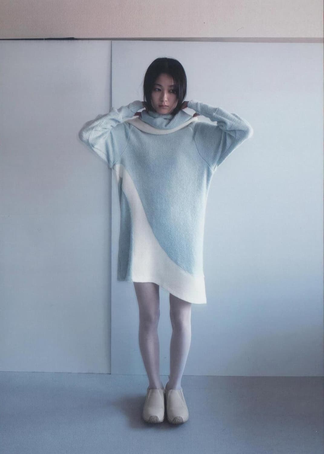 지초이 AW24 CURVED RAGLAN SWEATER 스웨터 원피스 상품이미지1