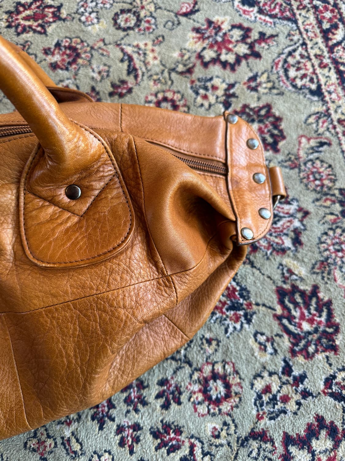 라이트 브라운 스터드 토트백 상품이미지5