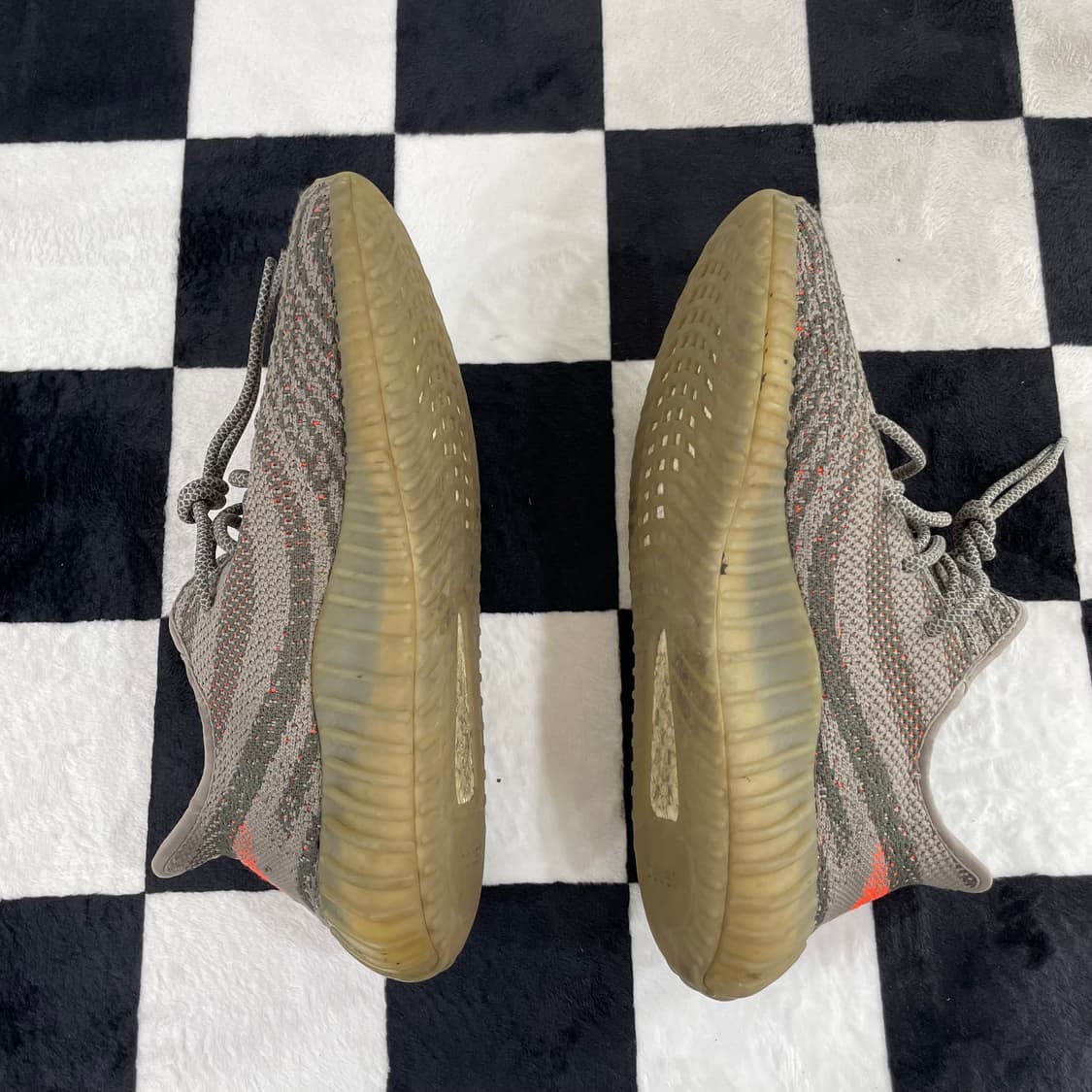 아디다스 이지부스트 350 V2 벨루가 265mm 상품이미지4