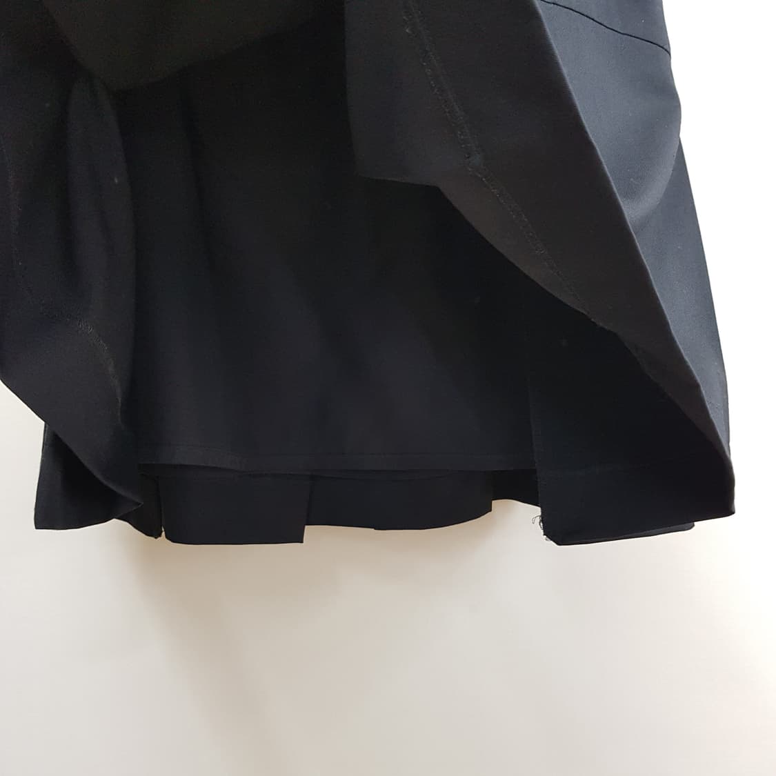 비비안웨스트우드 레드라벨 블랙 언밸런스 스커트 3사이즈 상품이미지3