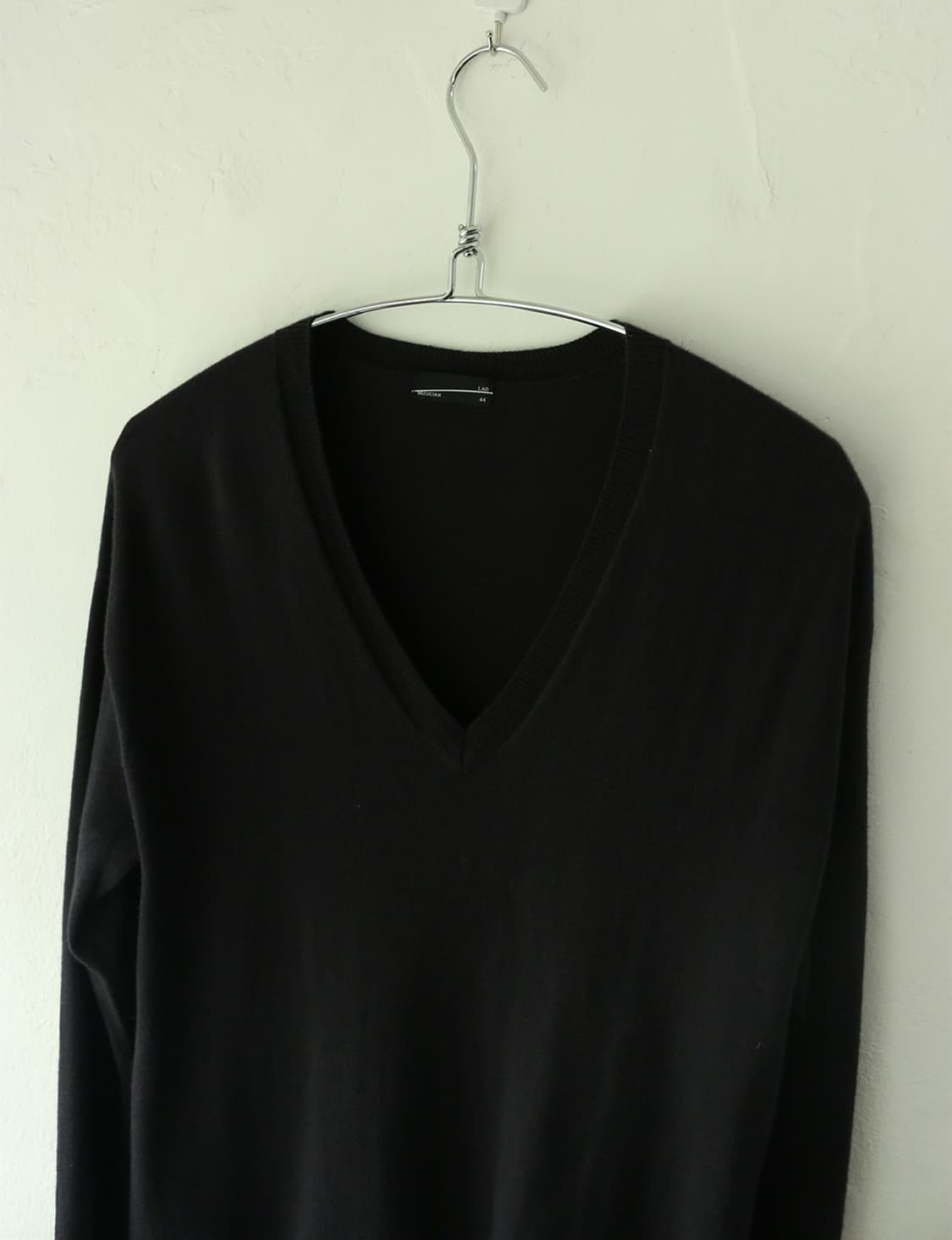 라드 뮤지션 브이넥 니트 상품이미지6