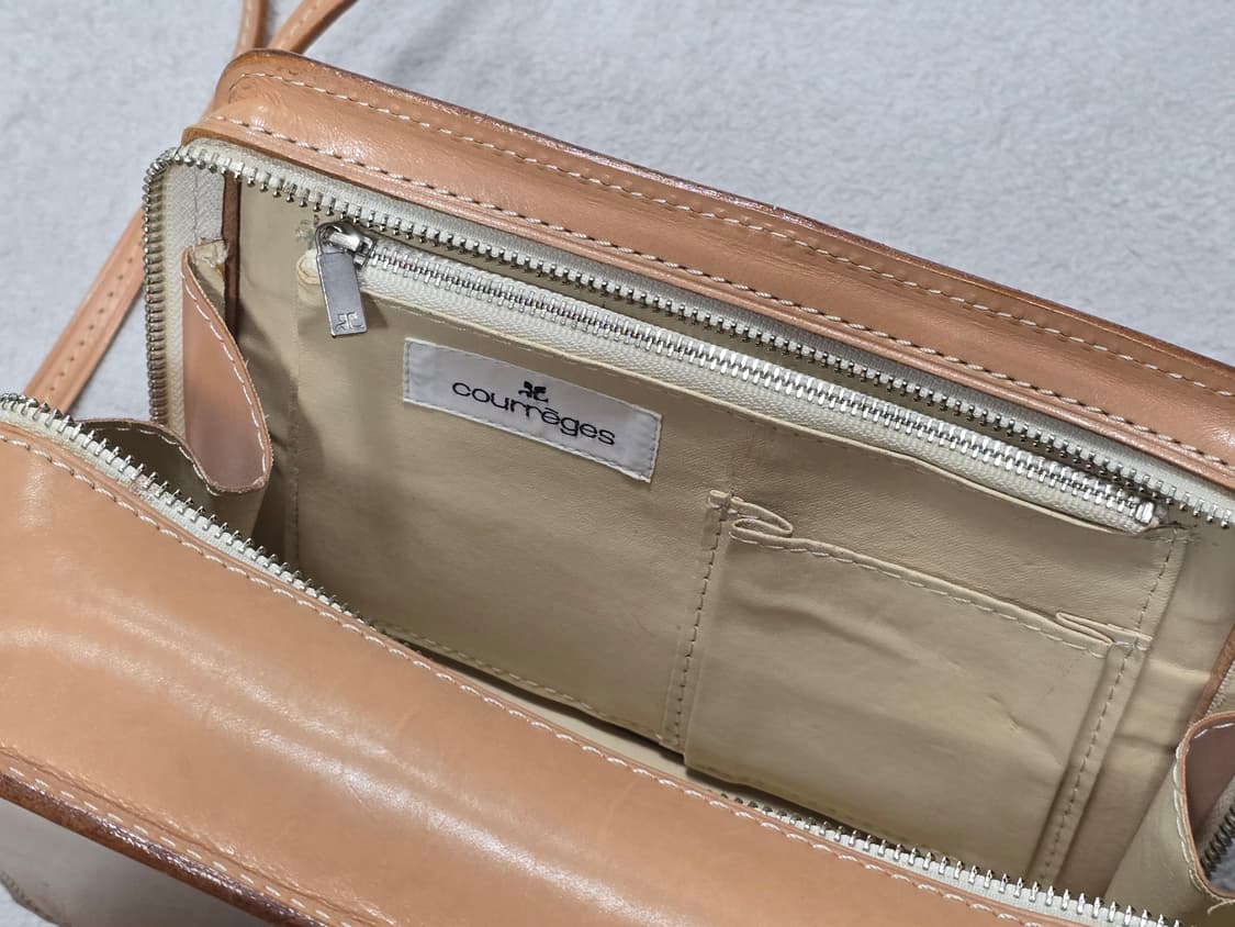 Courreges 꾸레쥬 스퀘어 숄더백 베이지 상품이미지7