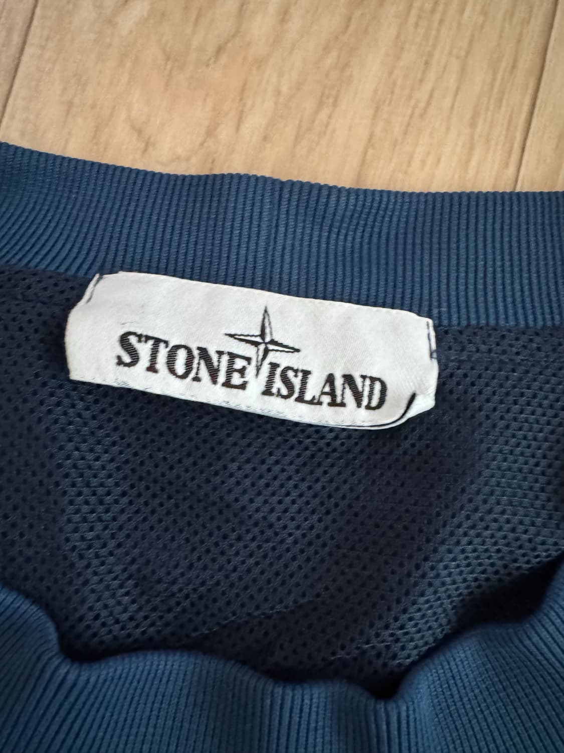 스톤아일랜드 나일론메탈 맨투맨 블랙와펜 상품이미지5