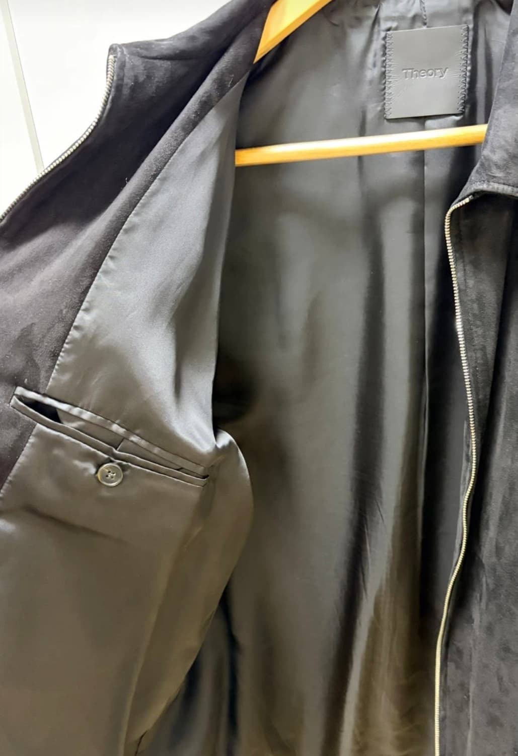 띠어리 양가죽 자켓 L 사이즈   블랙색상  상태 9.2/10  실물 정 상품이미지3