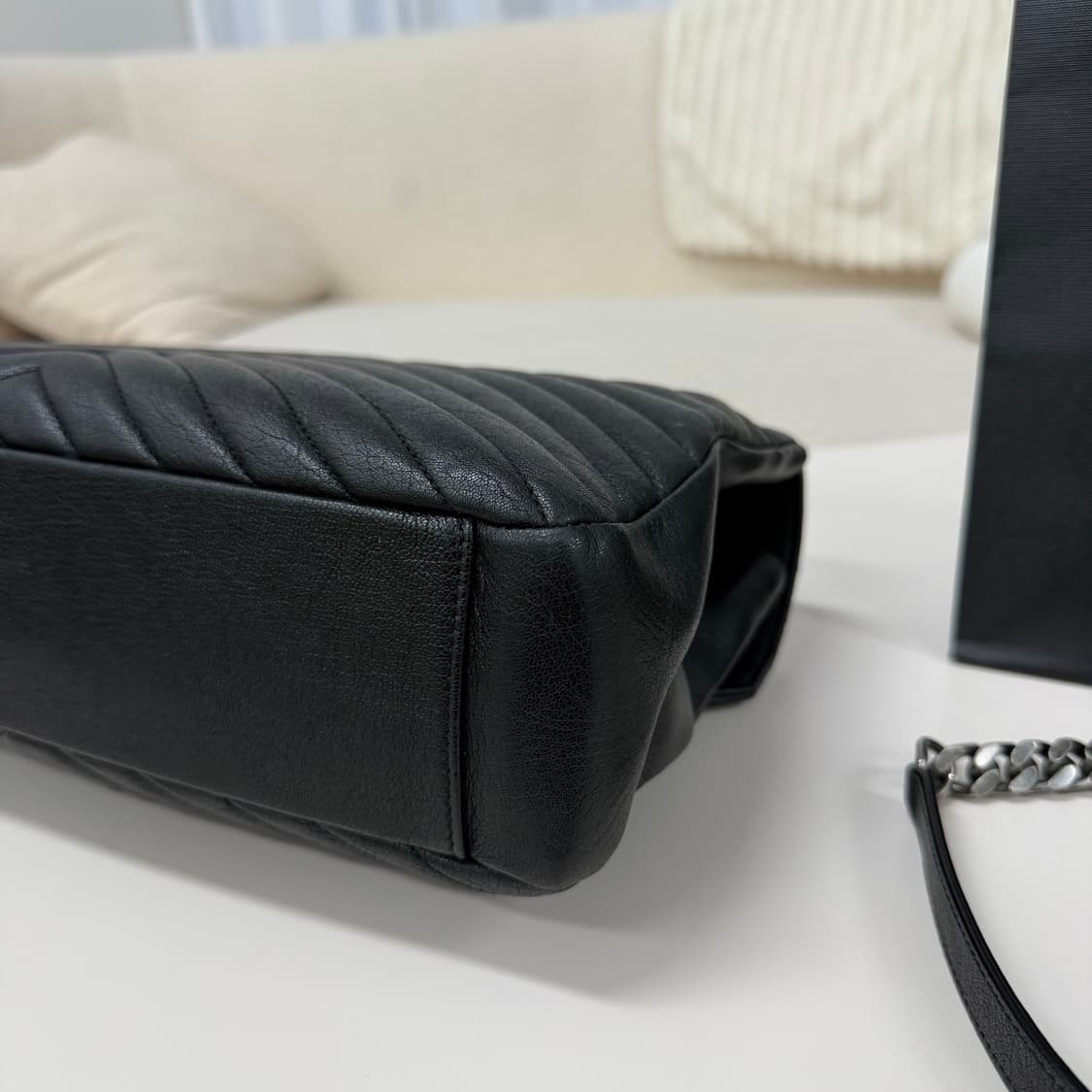 (당일출고) 생로랑 마틀라세 체인 사첼백 라지 상품이미지6