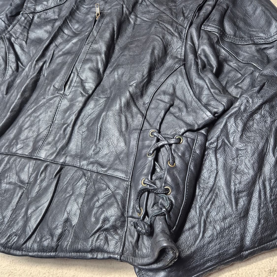 라이더 자켓 소가죽


  상품이미지8