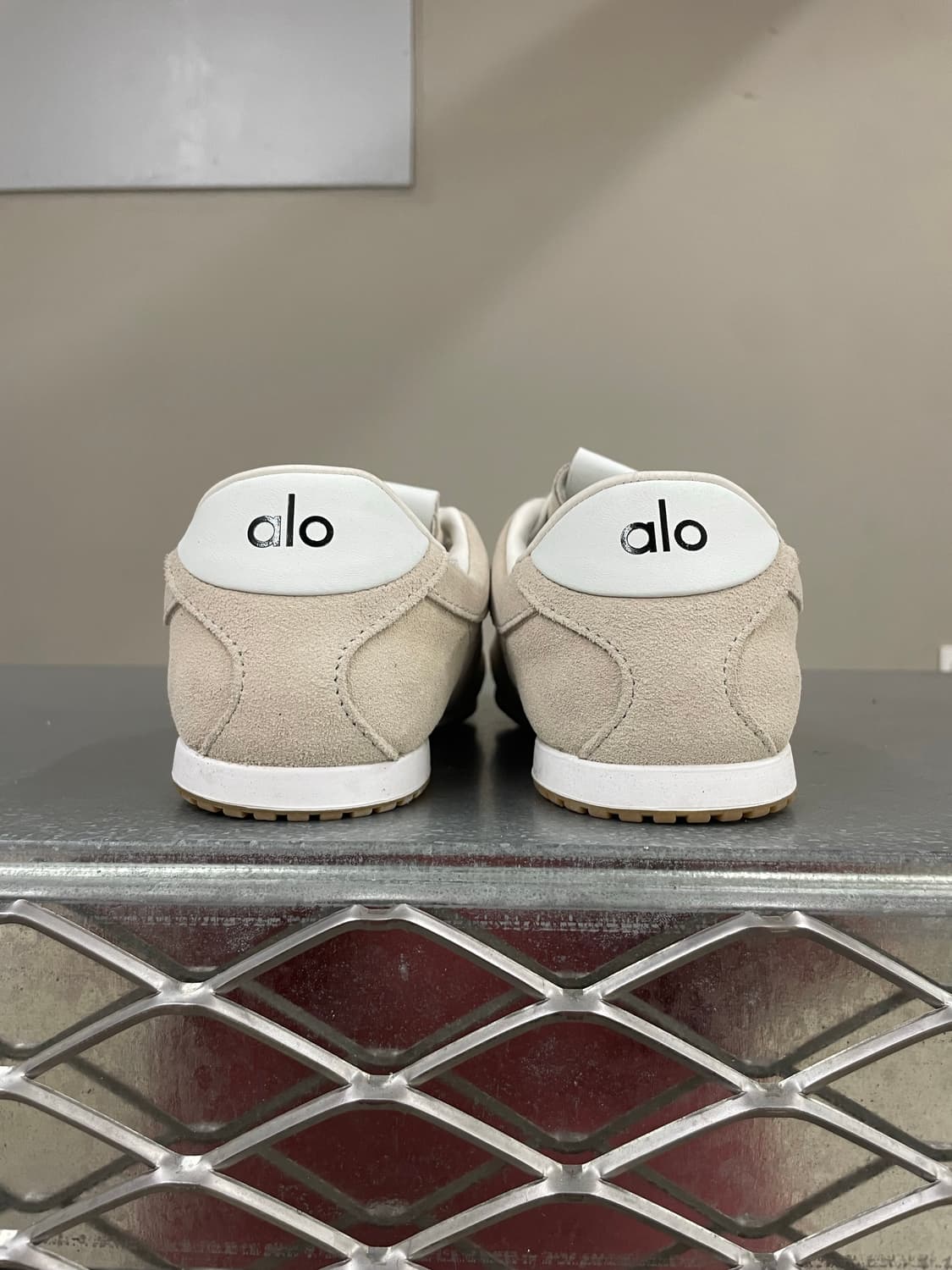 알로 요가 선셋 스니커즈 w7.5 상품이미지3