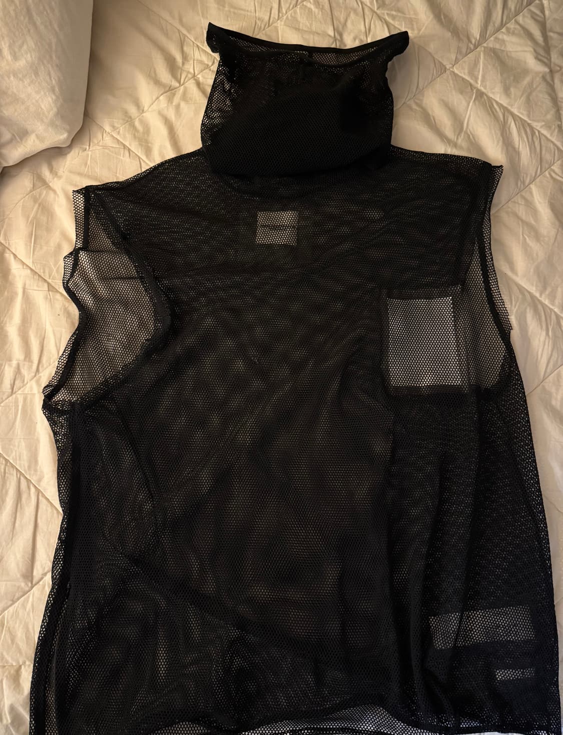 더 솔로이스트 ss21 터틀넥 메쉬 탑 슬리브리스 상품이미지4