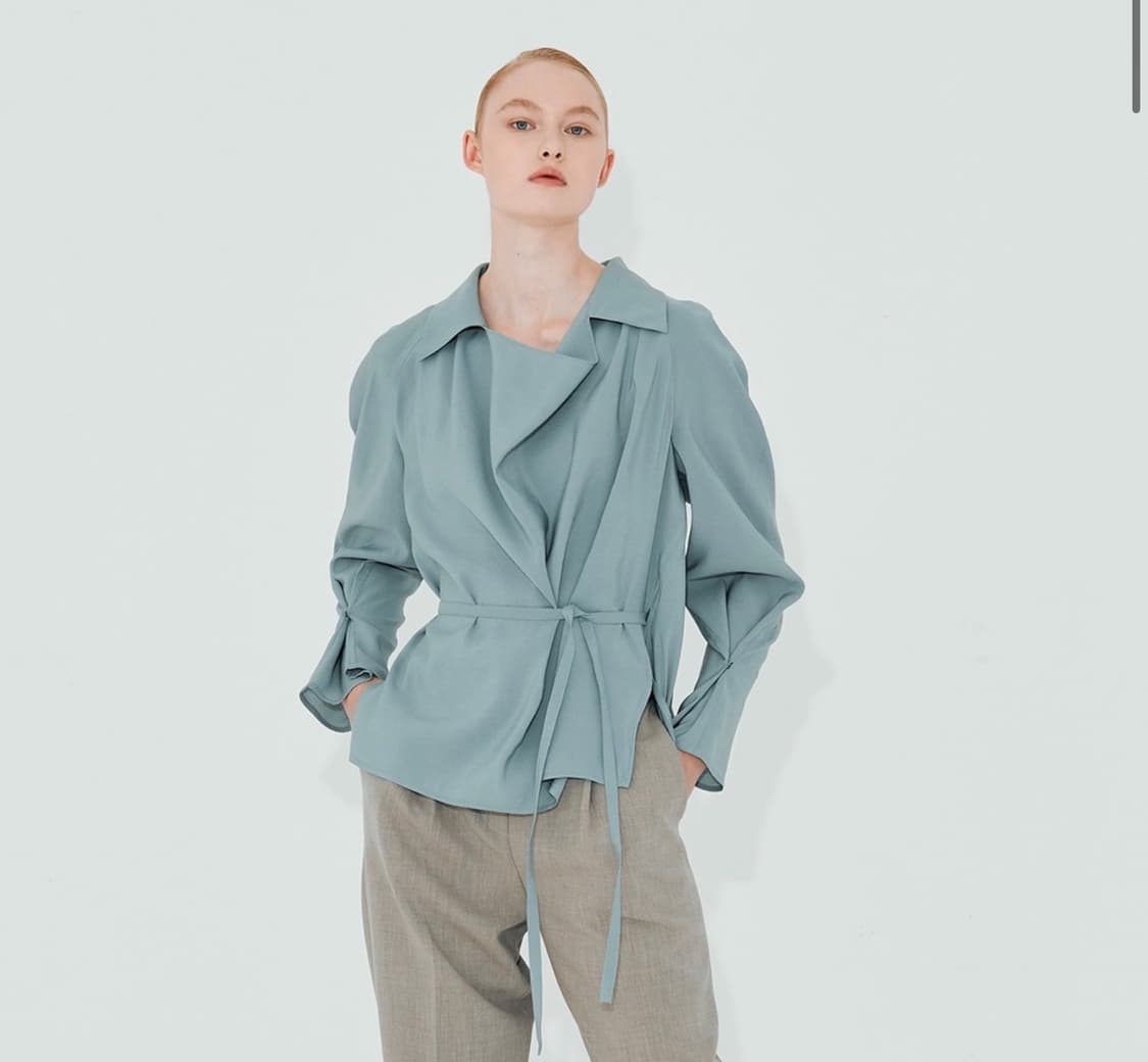 누보텐 코울넥 벨트 블라우스 상품이미지2