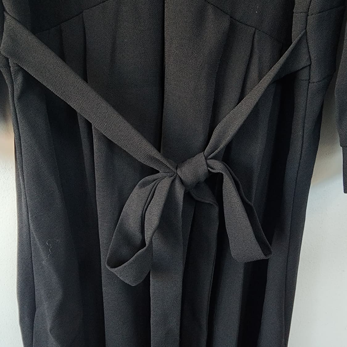 BENITO 테일러드 블랙 랩 스타일 롱 원피스 상품이미지5