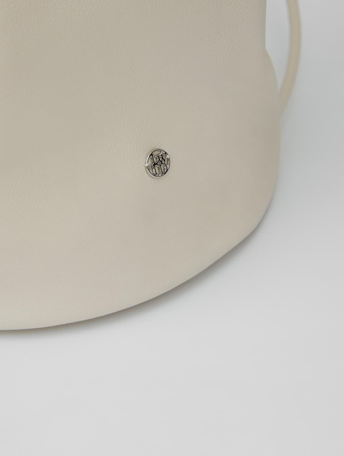 새상품) 로우타이드 가방 CYLINDER BAG 아이보리 상품이미지7