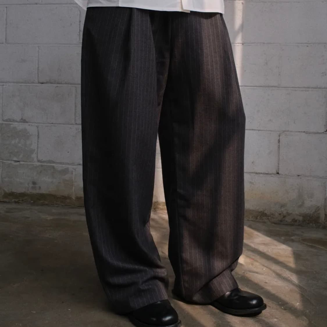 다이브인 HBT 스트라이프 트라우저 차콜 상품이미지2