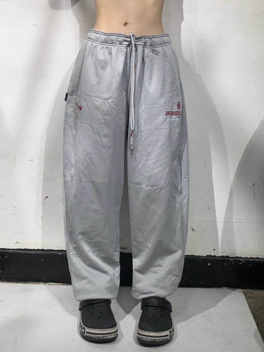 나이키 그레이 와이드 레드 스우시 추리닝 바지 XL 상품이미지2