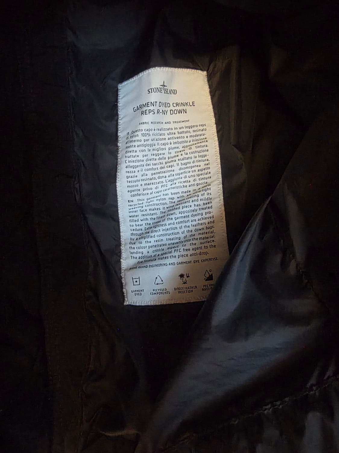 [구매 1달] 24FW 스톤아일랜드 크링클랩스 후드 패딩 M사이즈 상품이미지8