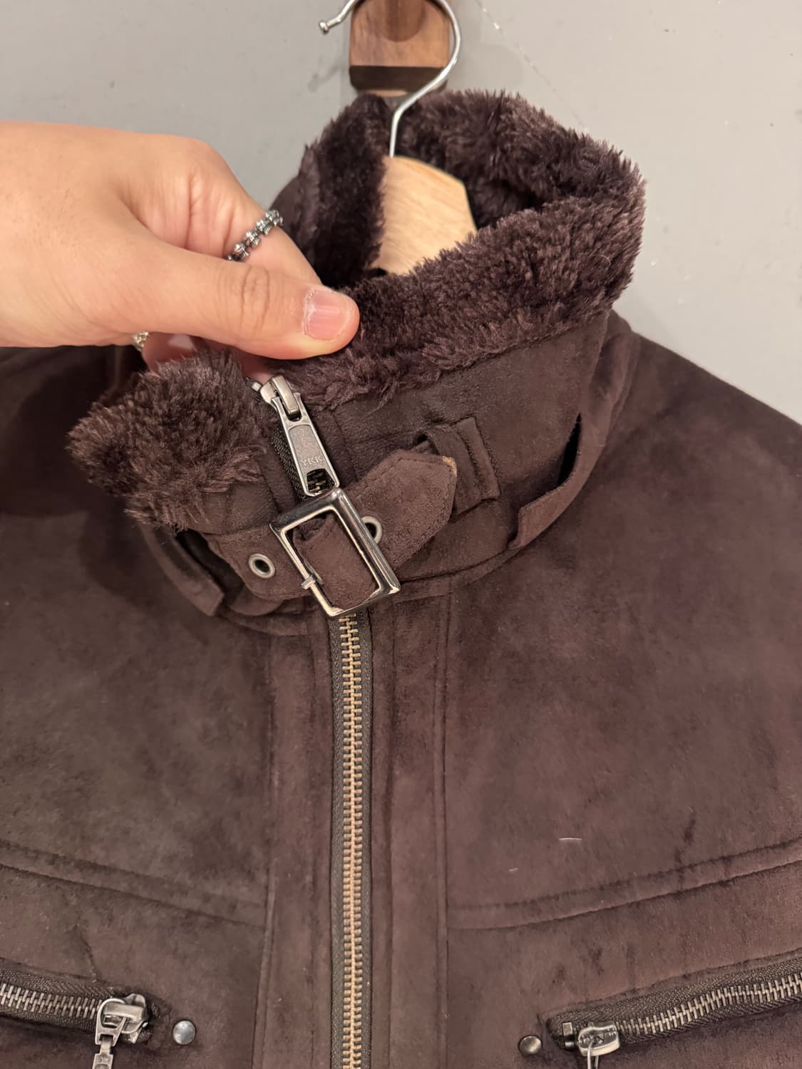 루이 샤브론 버클 스웨이드 무스탕  상품이미지3