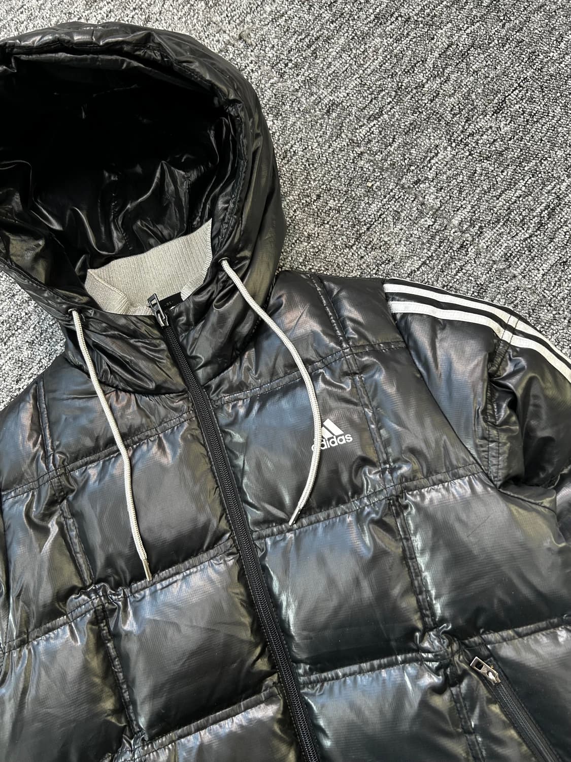 아디다스 블랙 실버 덕다운 후드 자켓 패딩 XS 상품이미지4