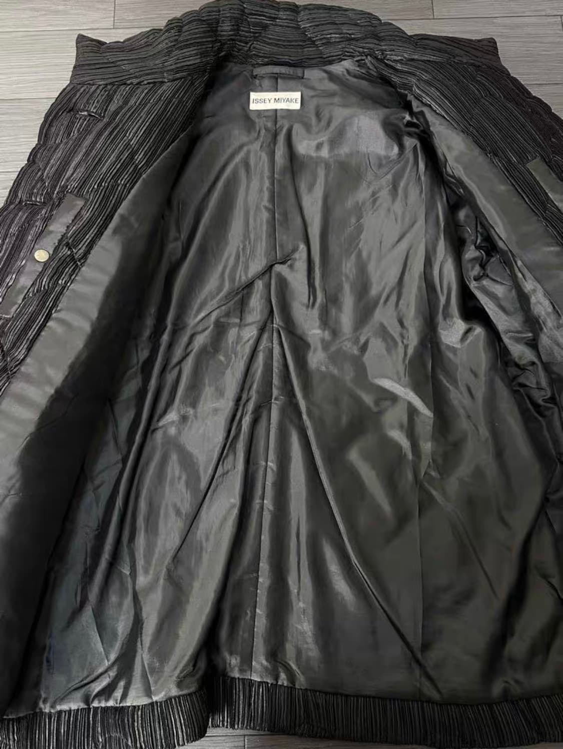 ISSEY MIYAKE 94aw 블랙 다운 점퍼 코트 재킷 패딩 상품이미지4