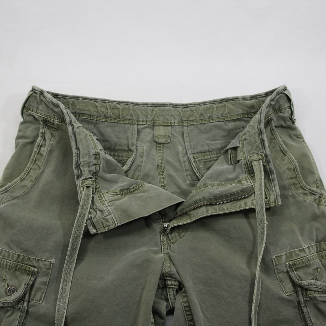 (착용컷) 유니클로 카고 팬츠 (남성용 37.5) 상품이미지5