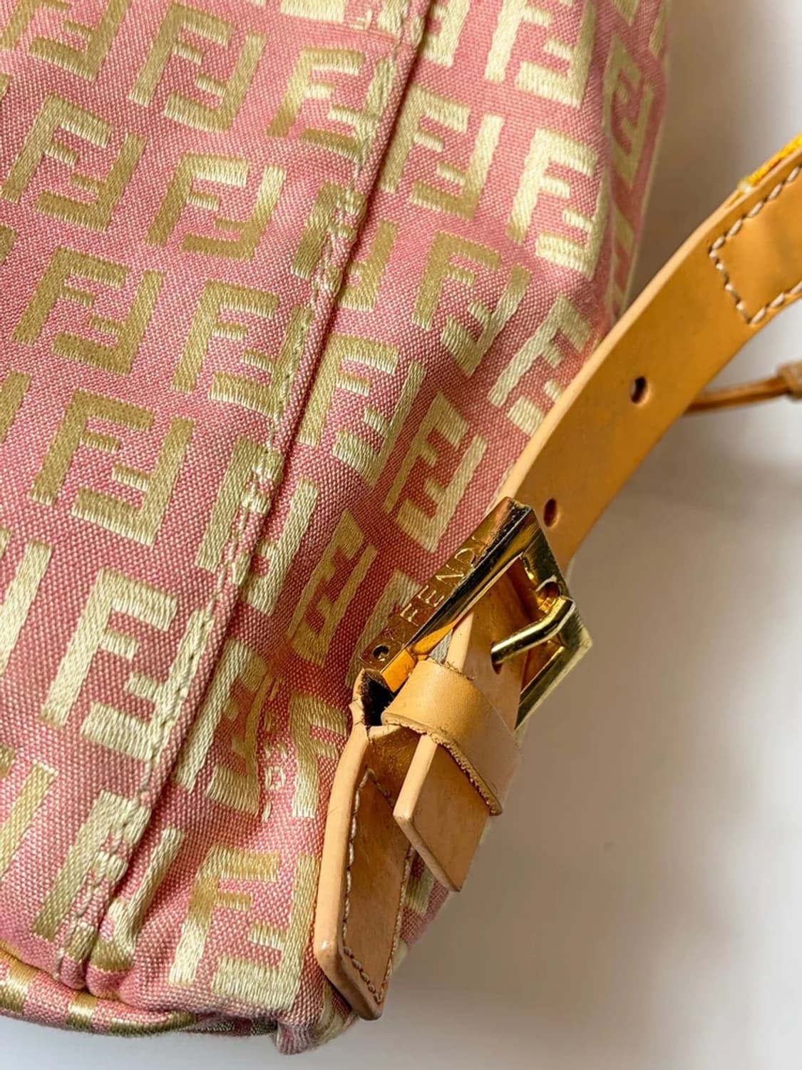 펜디 FENDI 아이코닉 주카 패턴 핑크 백팩 Q1479 상품이미지7