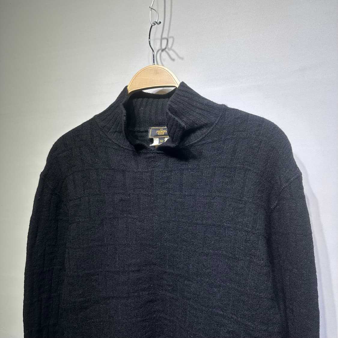 펜디 블랙니트 판매합니다 상품이미지2