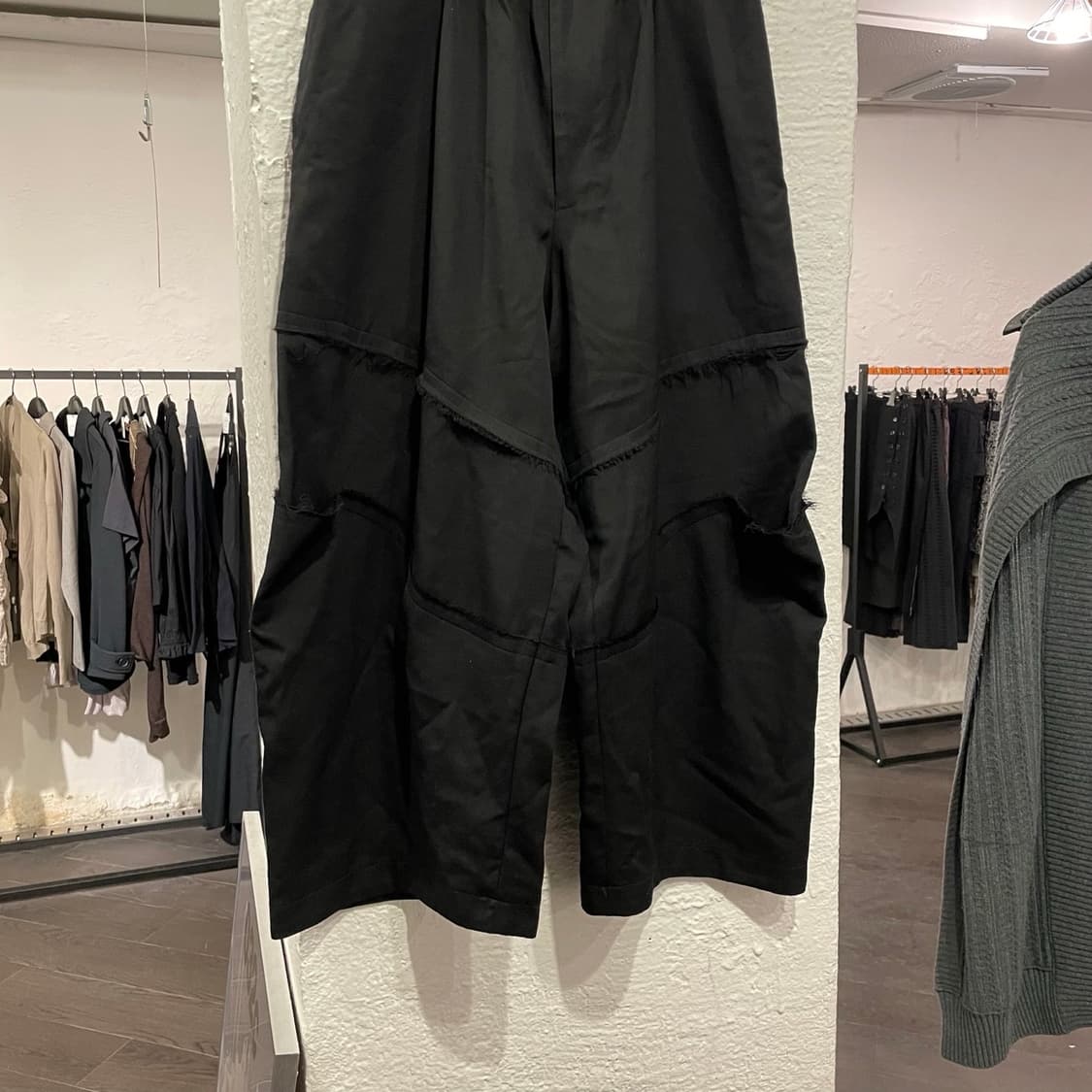 꼼데가르송 블랙 컷아웃 벌룬팬츠 상품이미지2