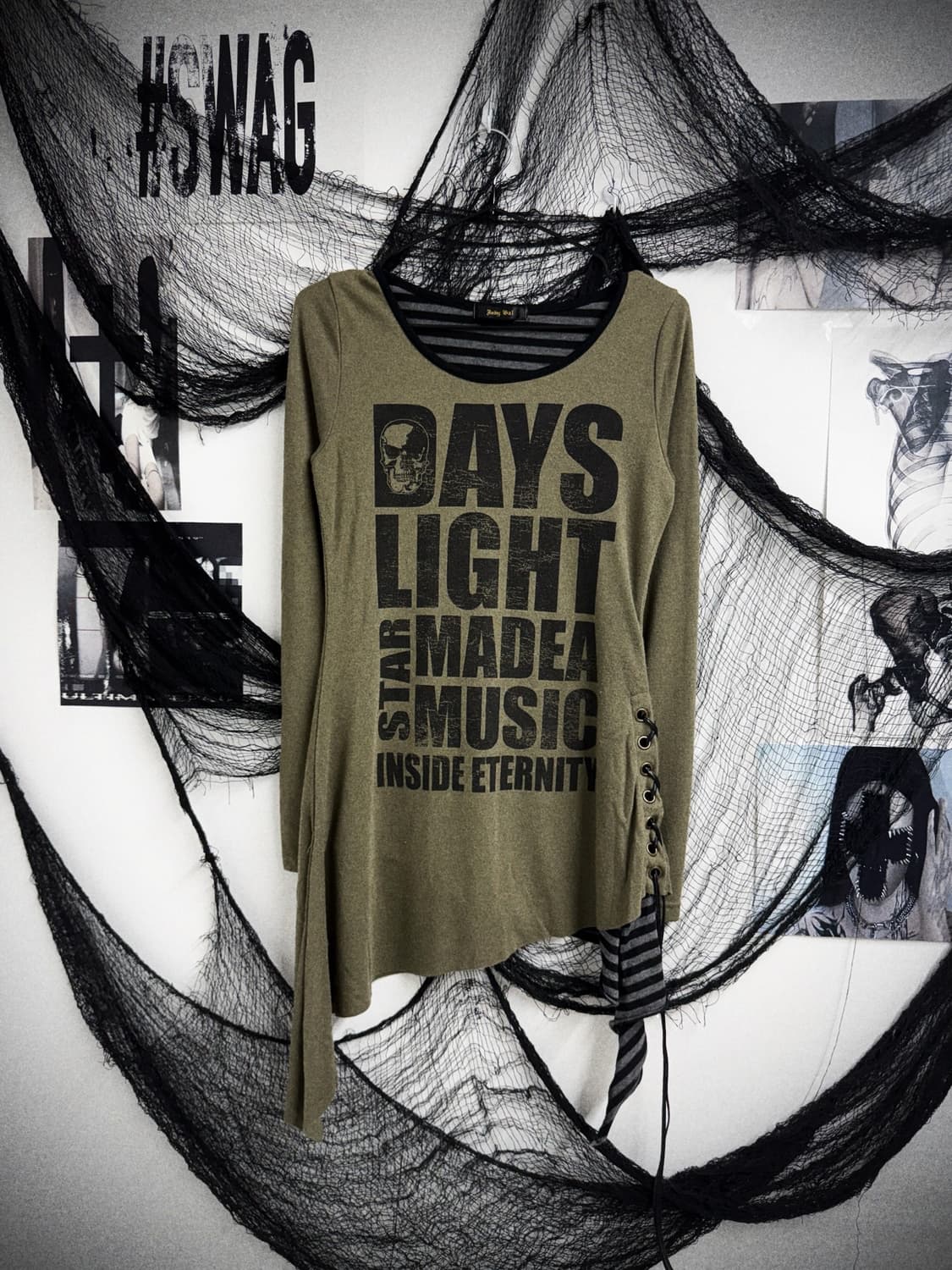 Skull printing eyelet detail longsleeve 상품이미지1