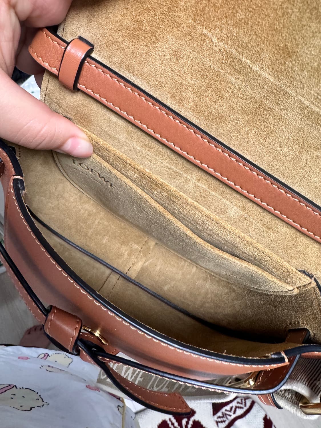 로에베 게이트백 미니 탄 상품이미지4