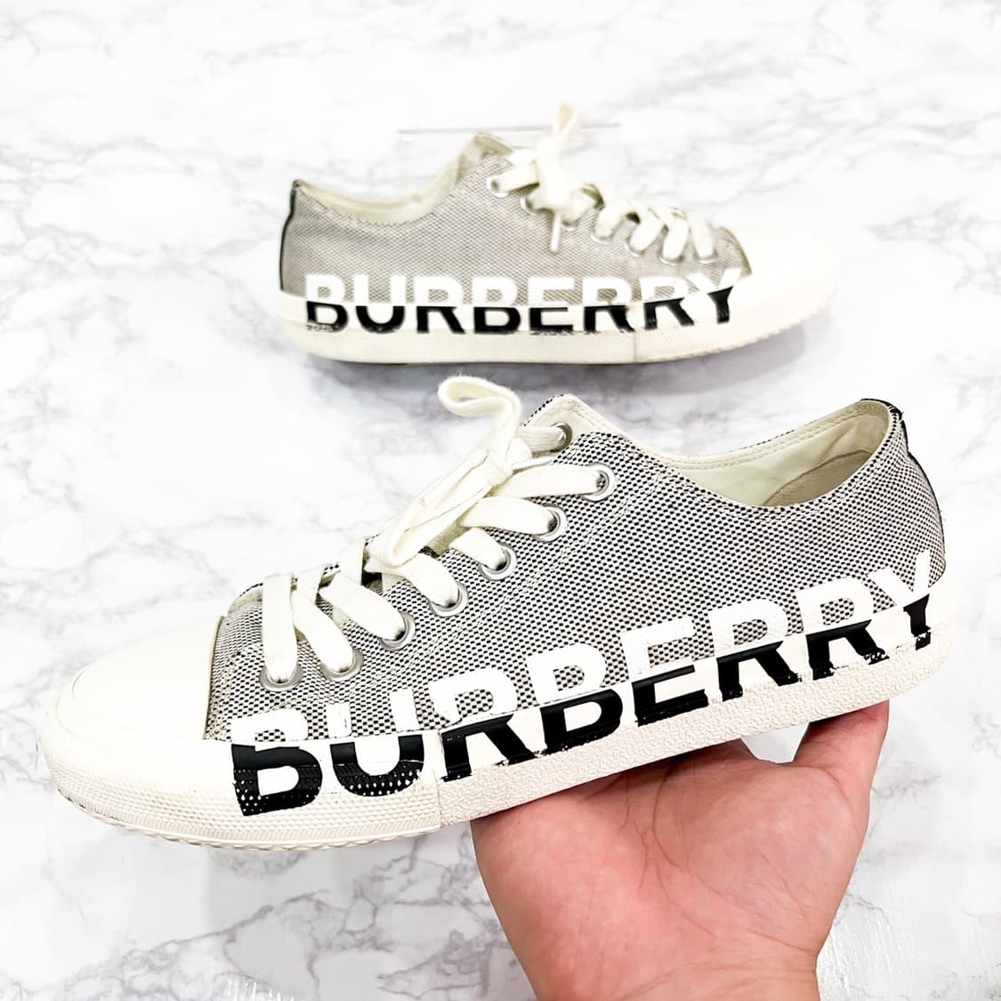 [41.5] 버버리 로고 레이스업 스니커즈 상품이미지1