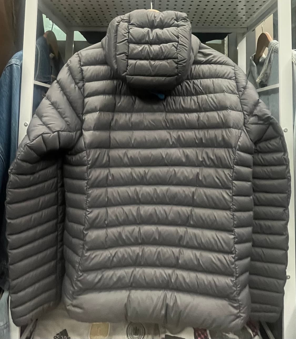 파타고니아 경량패딩 회색 상품이미지5