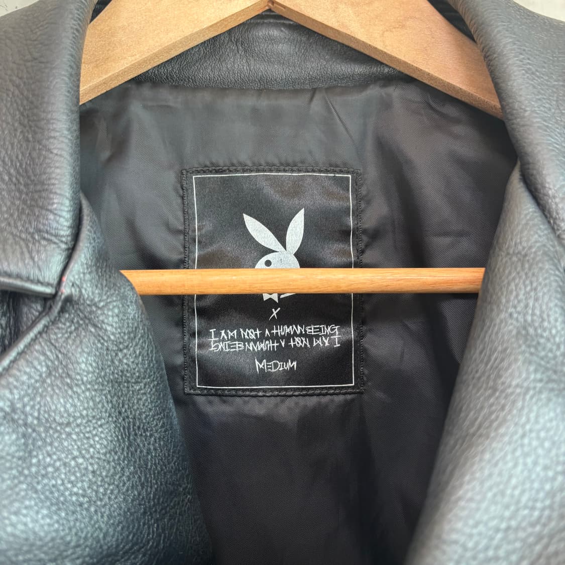 아임낫어휴먼비잉 플레이보이 콜라보 레더자켓 상품이미지4
