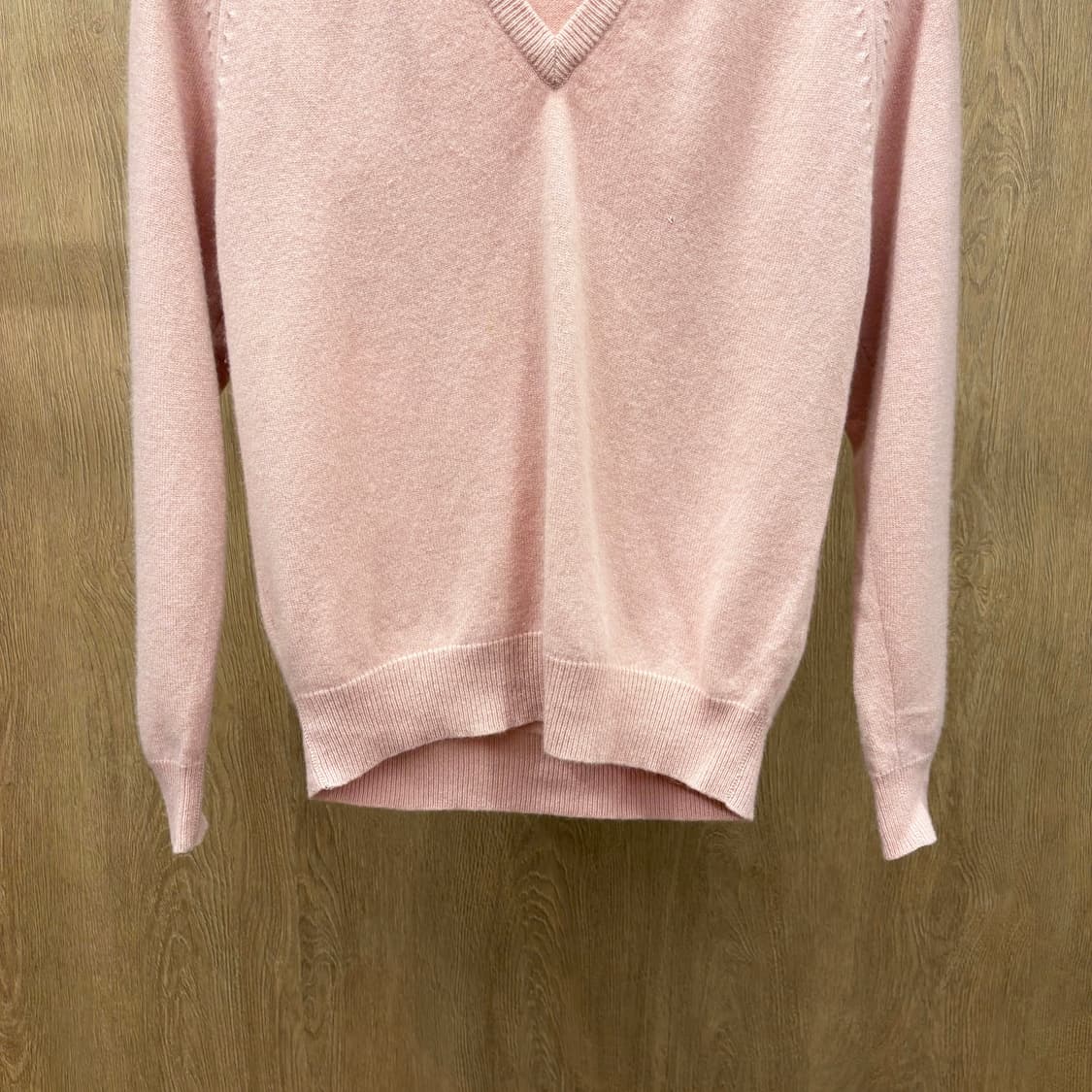 버버리 브이넥 울 앙고라 니트 스웨터 트위스트 조직 디테일 페일 핑크 상품이미지5